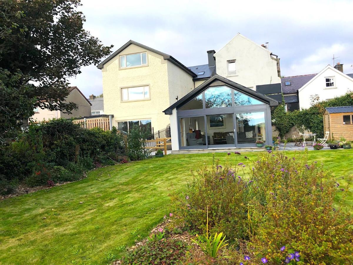 Dingle Garden Townhouse Bed & Breakfast Bagian luar foto The house of the artist in 2019