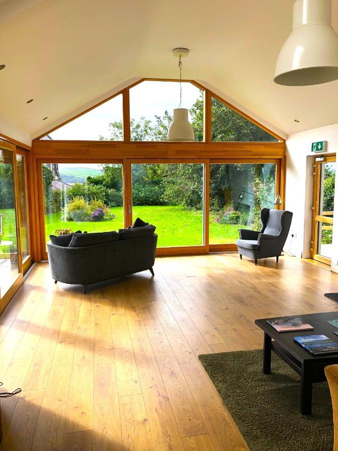 Dingle Garden Townhouse Bed & Breakfast Bagian luar foto The interior of the Centre for Cancer Immunotherapy