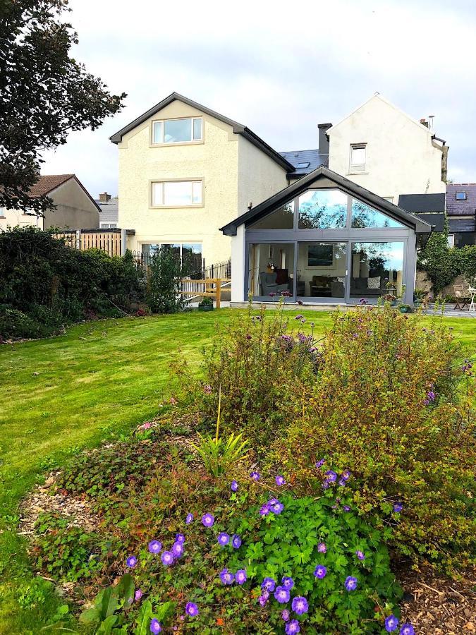 Dingle Garden Townhouse Bed & Breakfast Bagian luar foto The garden of the house
